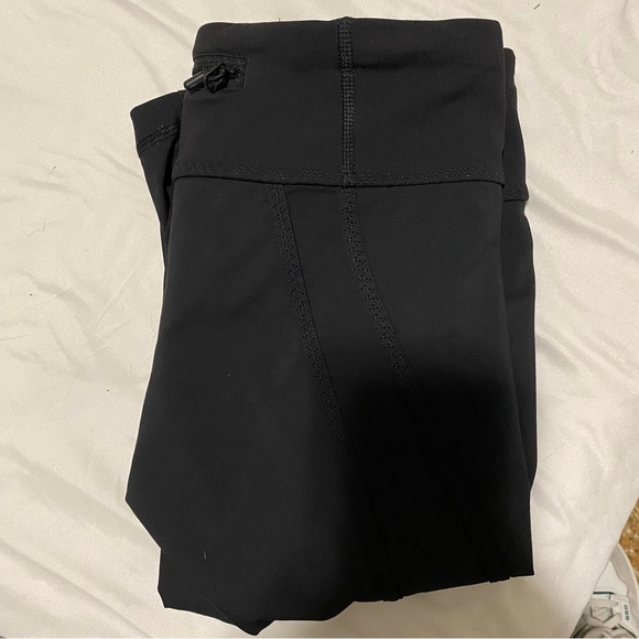 Lululemon Crop Leggings run for your life Sz 6 - Picture 8 of 8